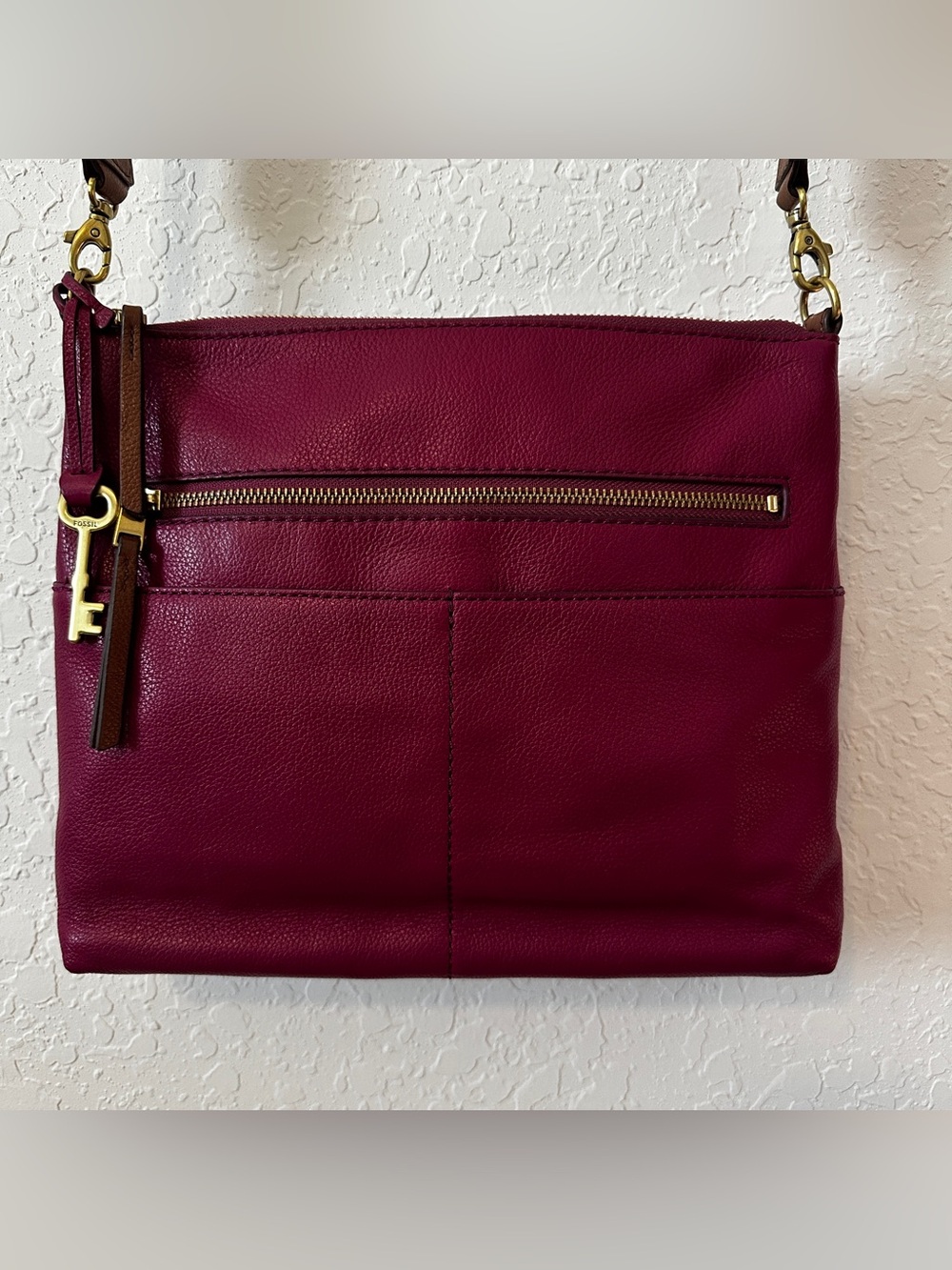 Fossil Fiona Large Leather Crossbody Bag in Raspberry